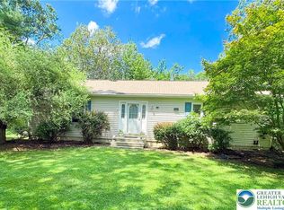 111 Turkey Ridge Dr, Kunkletown, PA 18058