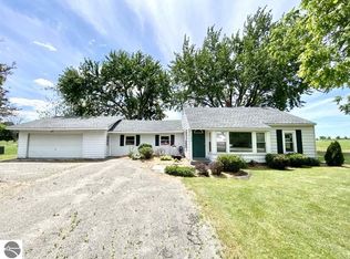 5190 E Monroe Rd, Breckenridge, MI 48615