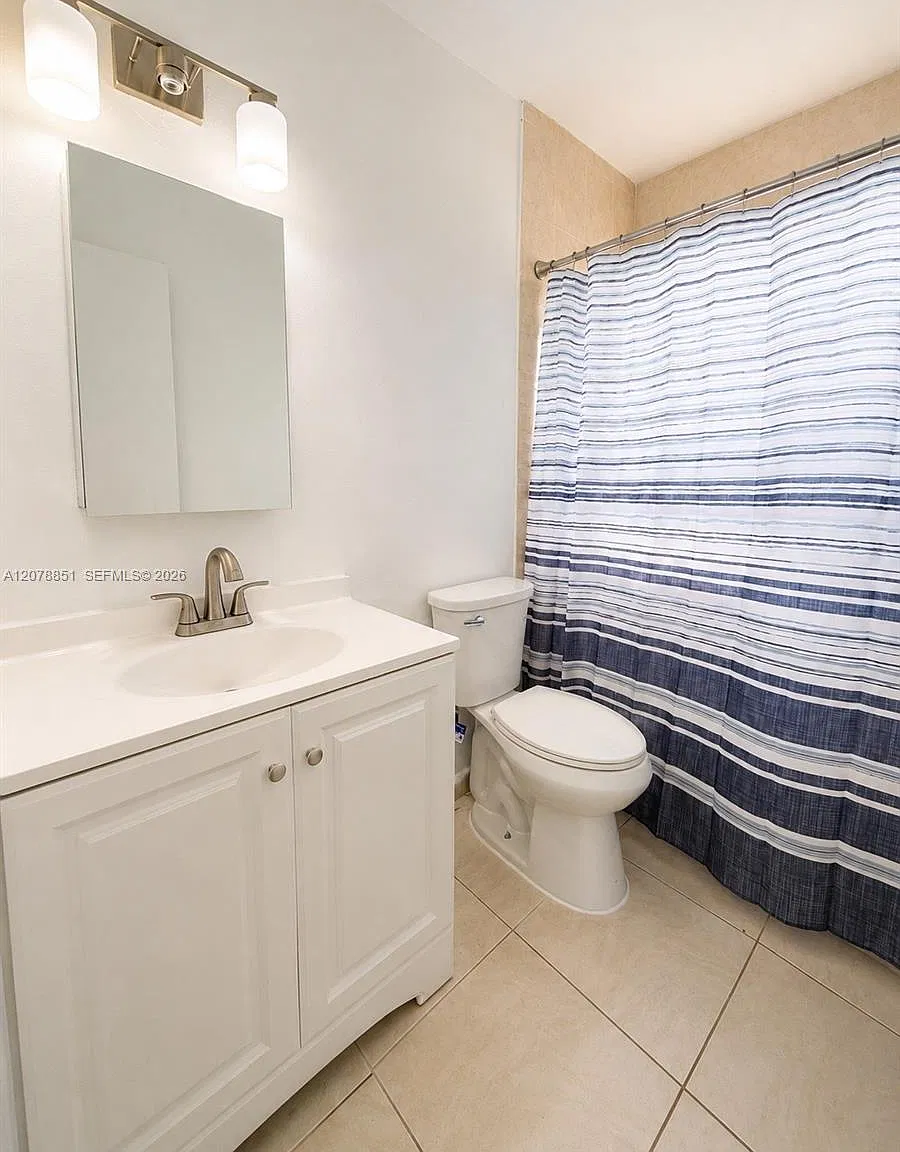 2 bed, $2,399 — Photo 3