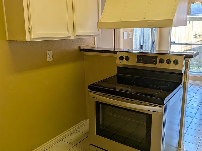 6826 Heather Hollow Dr — Photo 14