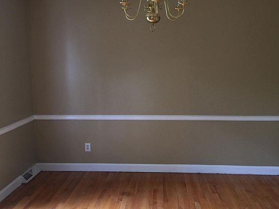 5th image of 5025 Maplewood Dr