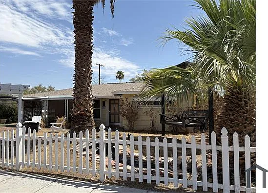 2201 Beverly Way — Photo 1