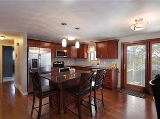 3 Quill Dr, West Warwick, RI 02893