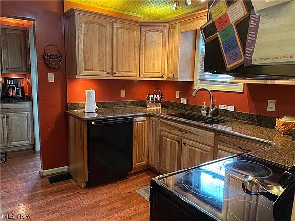 5th image of 803 N 12th St
