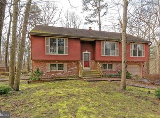 33 Holly Park Dr, Tabernacle, NJ 08088