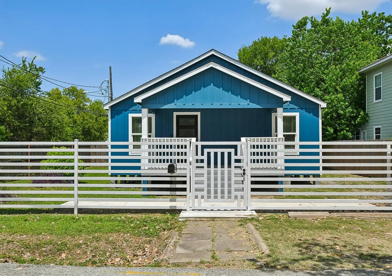 7401 Anzac St — Photo 1