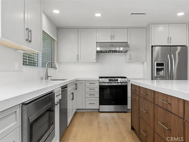 15881 Pilgrim Cir — Photo 9