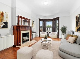 869 Saint Marks Ave #3R, Brooklyn, NY 11213