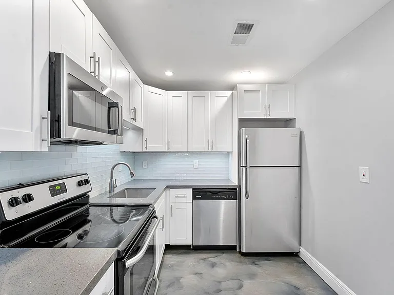 470 NW 20th St #3070 — Photo 3