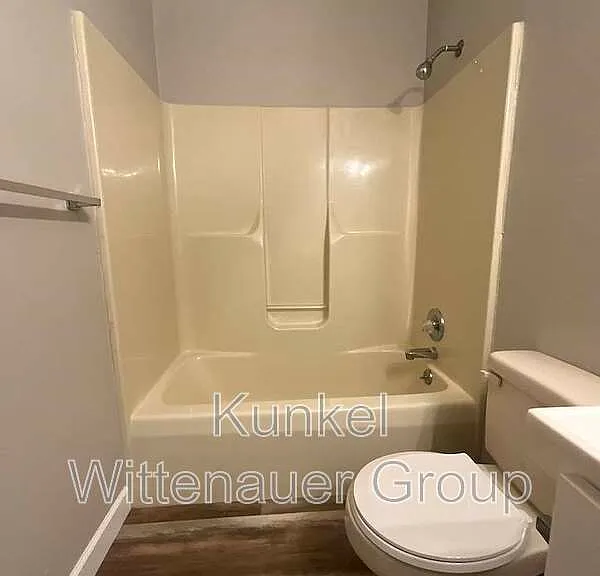 422 Nancy Dr — Photo 16
