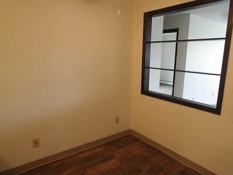 302 6th St SW #201 — Photo 3
