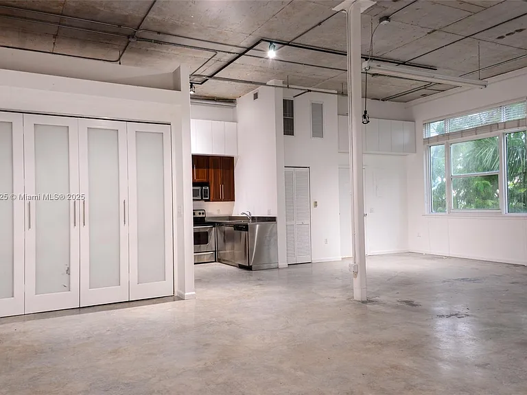 250 NW 23rd St #308 — Photo 5