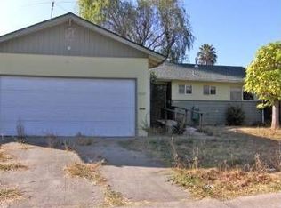 2829 Apache St, Santa Rosa, CA 95403
