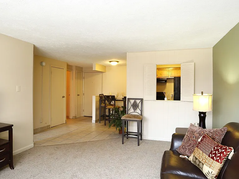 Chamberlain I & II Apartments — Photo 17