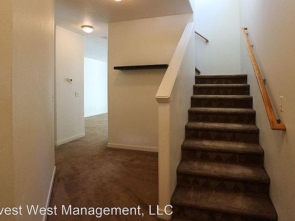 3rd image of 2413 NE 114th Ct