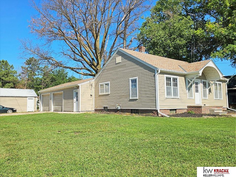 145 S Oak St, Clatonia, NE 68328 Zillow