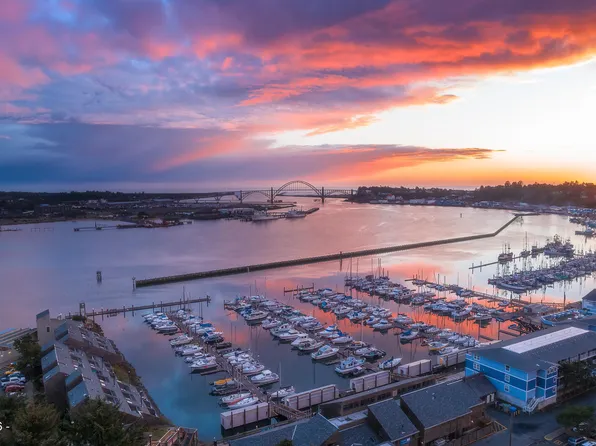890 SE Bay Blvd #115, Newport, OR 97365