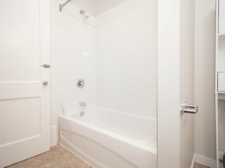 883 Grosvenor Ave #6 — Photo 19