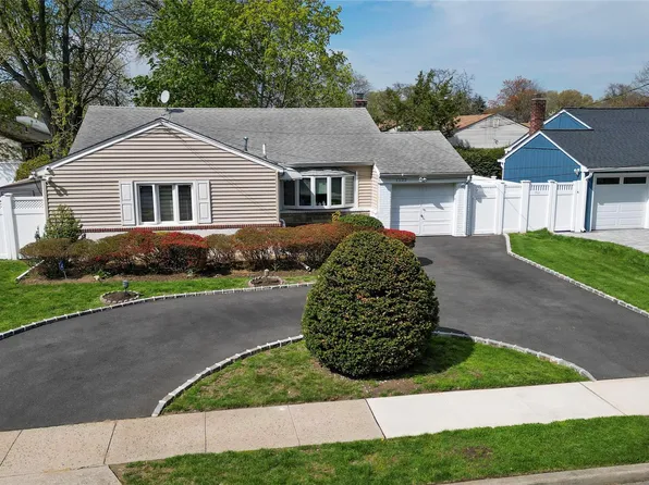 1522 Rica Place, Valley Stream, NY 11580
