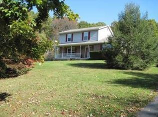 19521 Grave Run Rd, Hampstead, MD 21074