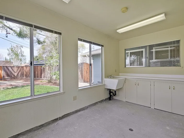 160 Kit Carson Ct — Photo 12