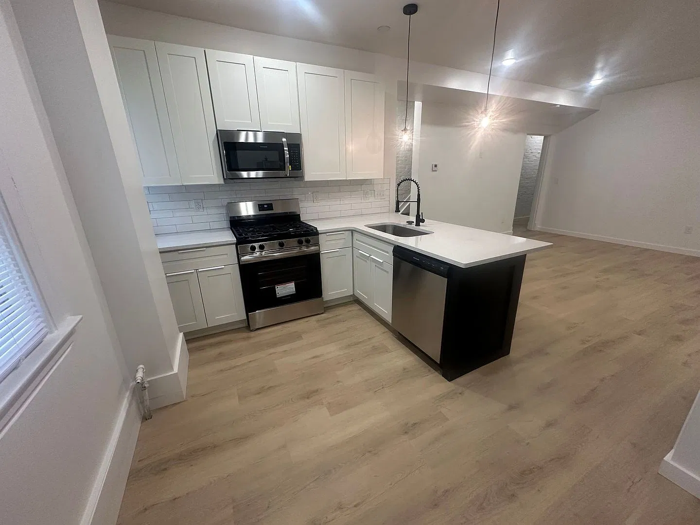 Unique Historic Studio with Bonus Loft in the Heart of Downtown Covington! — Photo 1