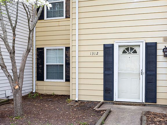 5th image of 1312 River Birch Run S