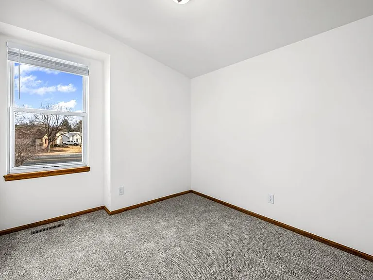749 Peregrine Run — Photo 13