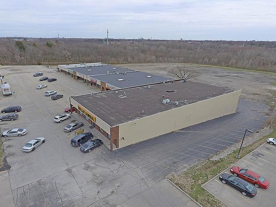 2nd image of 985 W Pershing Rd #1H