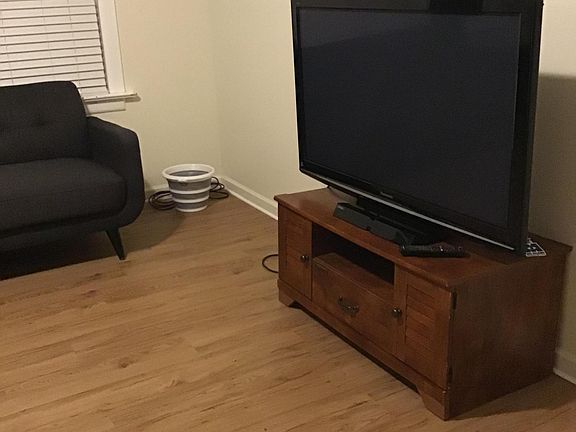 4th image of 158 McMaster St APT 1