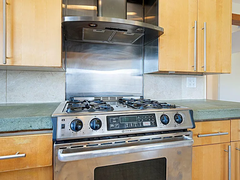 1230 E Ocean Blvd #601 — Photo 25