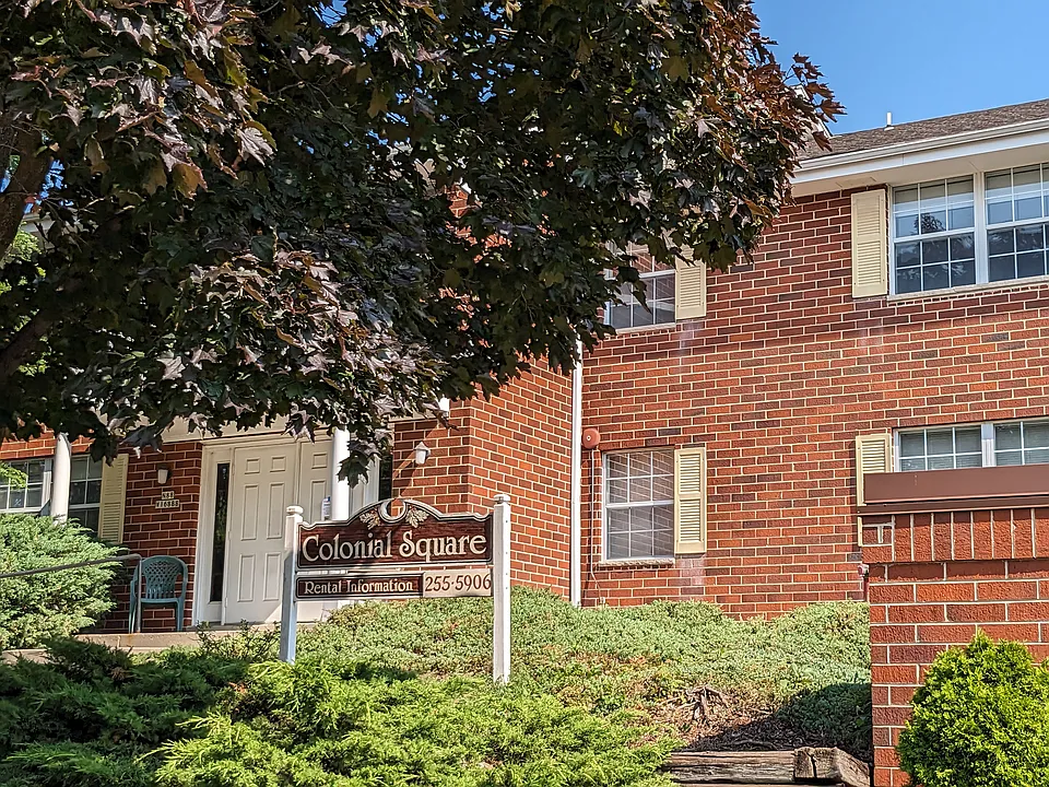 COLONIAL SQUARE APARTMENTS