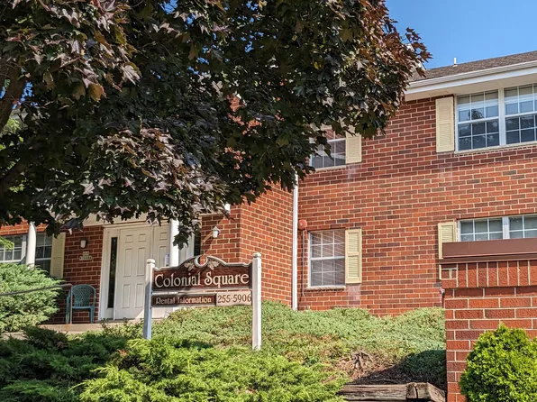 COLONIAL SQUARE APARTMENTS, 16888 Main St #122, Menomonee Falls, WI 53051