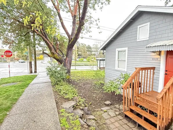 9559 College Way N, Seattle, WA 98103