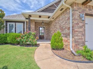 18501 Maidstone Ln, Edmond, OK 73012