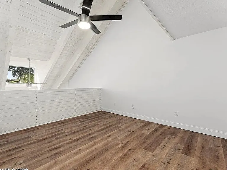 180 Long Point Rd — Photo 4