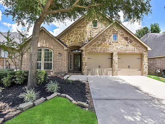 2nd image of 106 Colina Vista Way