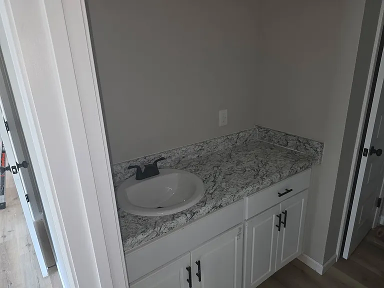 657 N Washington St — Photo 9