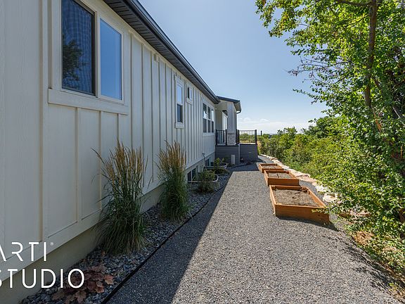 3rd image of 1302 E Sunset Ct