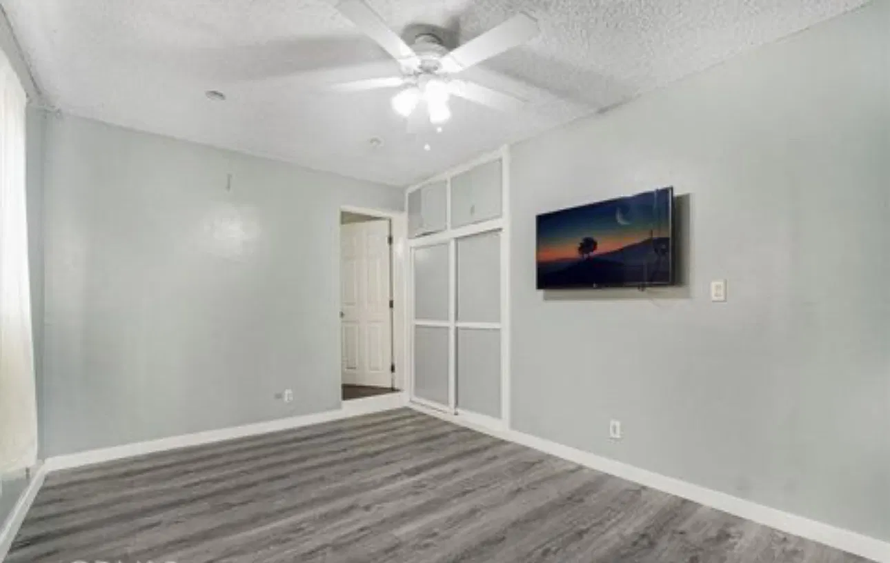 3 bed, 1005 sqft, $4,500 — Photo 4