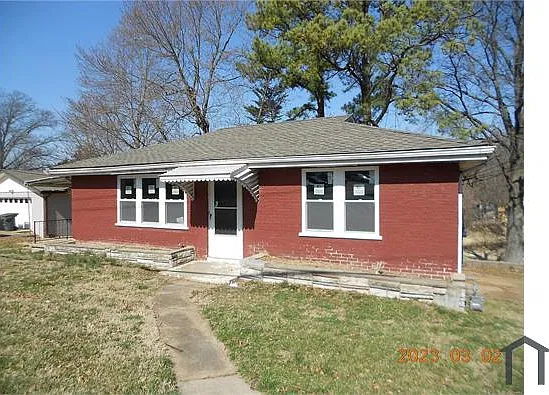 7711 Woodstock Rd