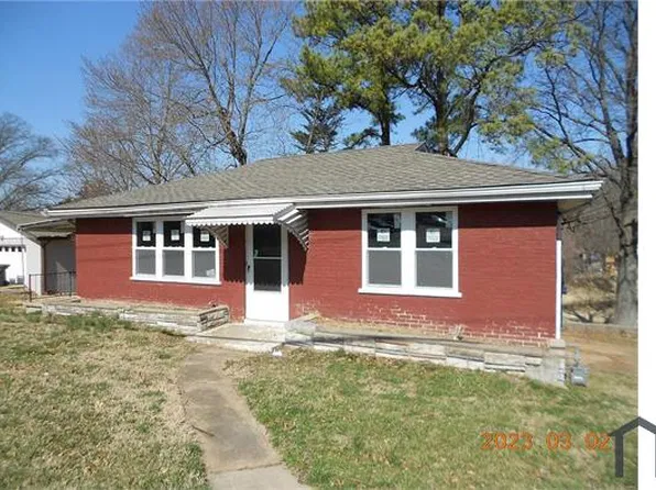 7711 Woodstock Rd, Saint Louis, MO 63135