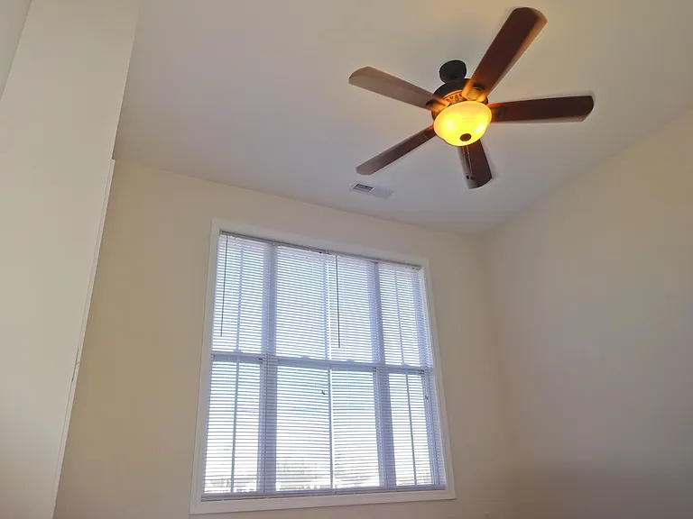 115 Joy Dr #115 — Photo 10