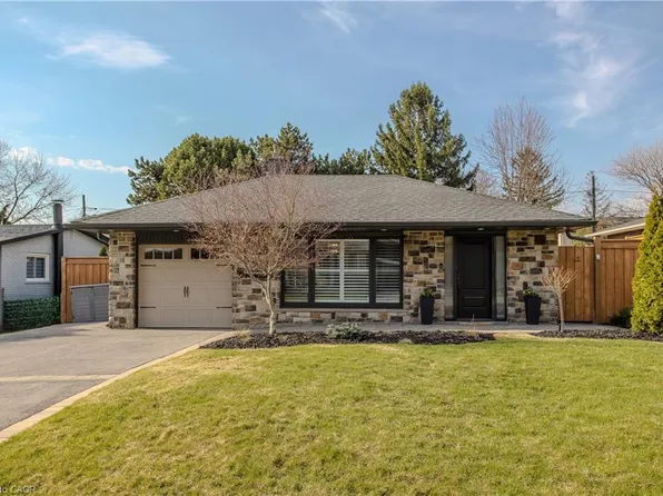 1375 Langdale Cres, Oakville, ON L6H 2K7