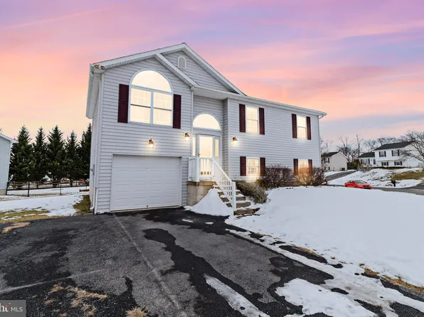 148 Universe Dr, Martinsburg, WV 25404
