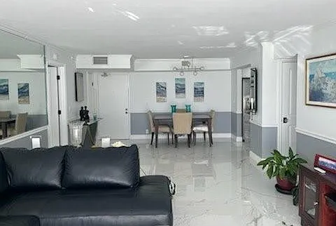 2 bed, 2.0 bath, 1100 sqft, $4,000 — Photo 4