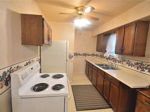 3rd image of 5417 Virginia Dr