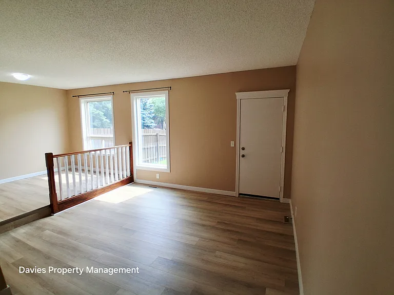 636 Saddleback Rd NW — Photo 6