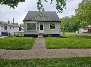 28000 Hughes St, Saint Clair Shores, MI