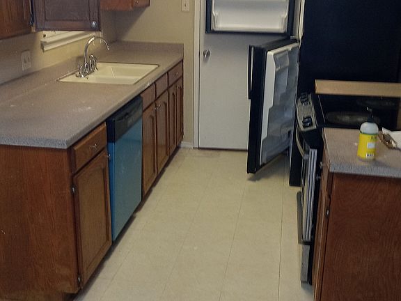 5th image of 707 W Lynn Creek Dr